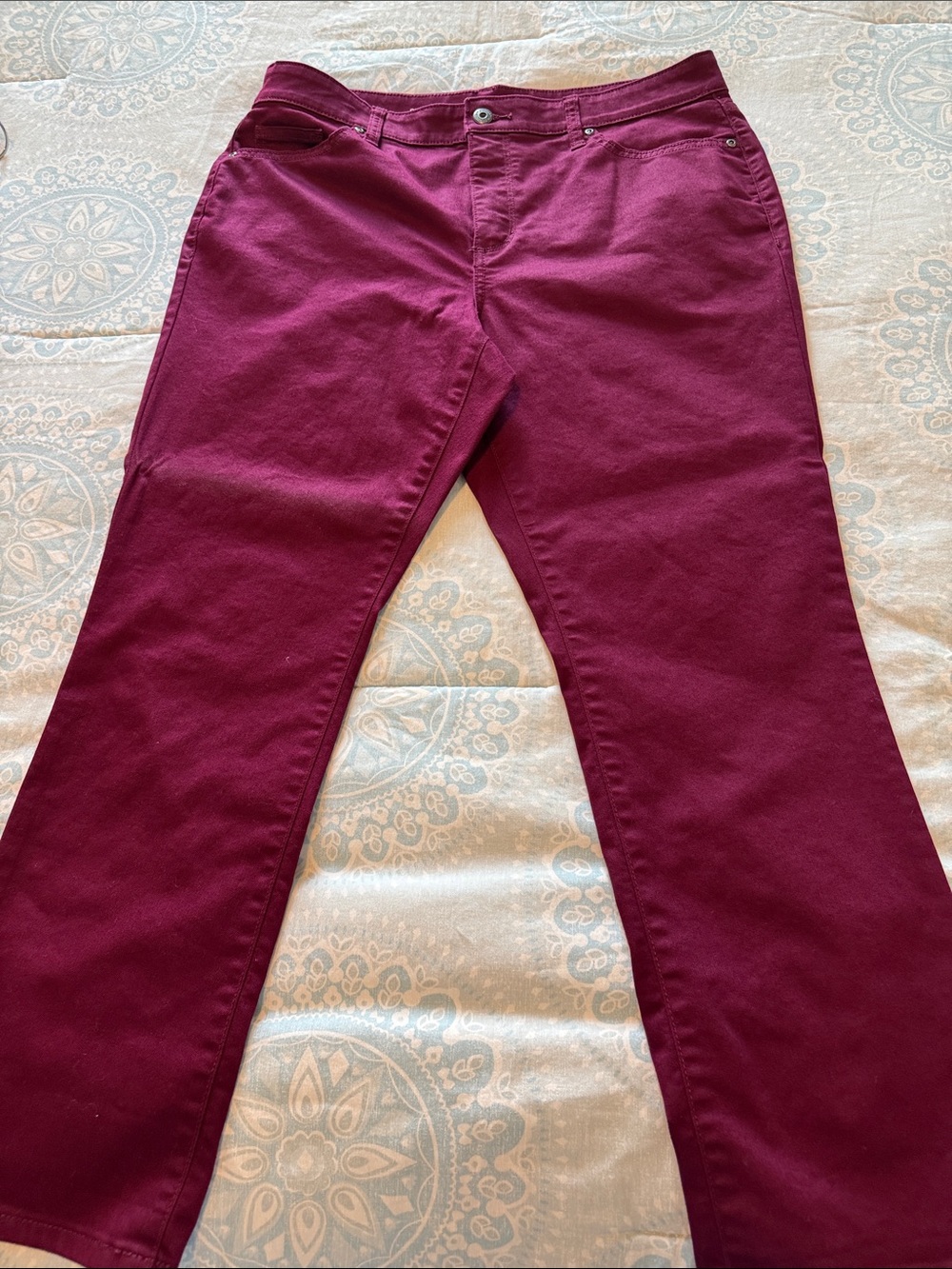 Women’s Straight-Leg Jeans in Deep Berry